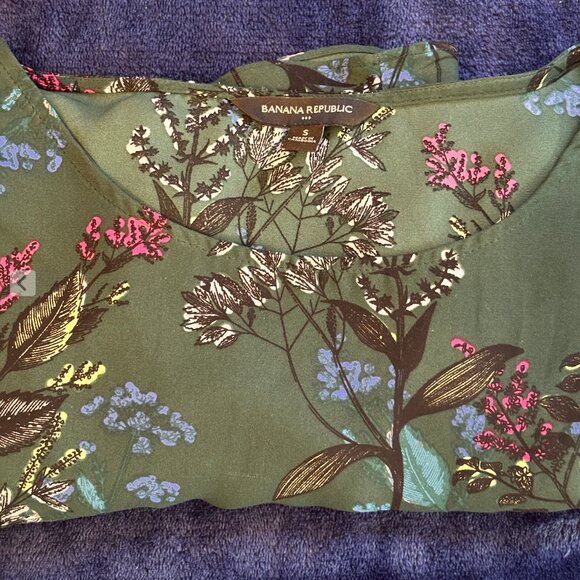 Banana Republic Green Floral Blouse - Picture 5 of 6